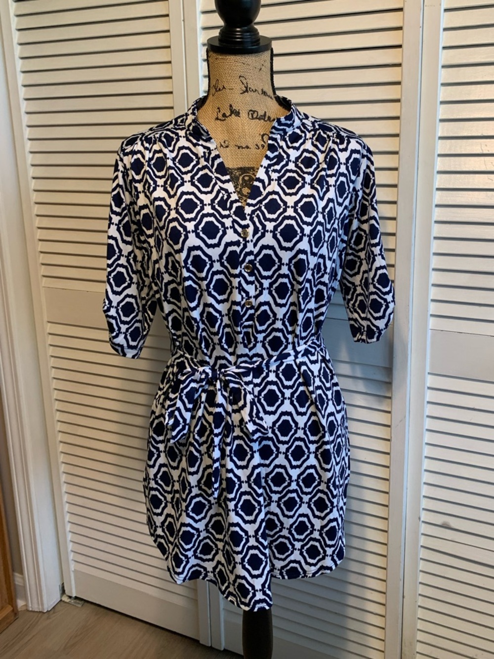NWOT PerSeption Concept Navy and White Abstract Print Tunic